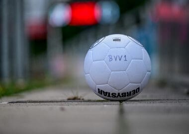 THUISDUELS BARENDRECHT 1 DIT SEIZOEN OM 15.00 UUR