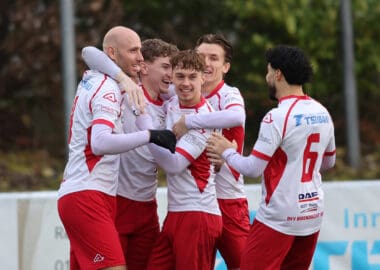 BARENDRECHT ZET OOK VOLENDAM AAN DE DIJK: 2-1 WINST