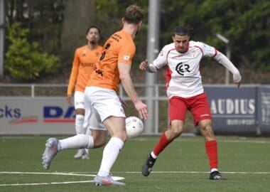 GELIJKSPEL TEGEN POORTUGAAL, ZATERDAG DORPSDERBY BIJ SMITSHOEK