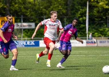 BARENDRECHT KENT GEEN GENADE VOOR TITELKANDIDAAT HOEK: 4-2
