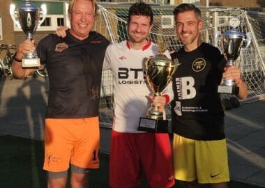 DRIE BEKERS, ZES WINNAARS EN ÉÉN GROOT 35+ FEEST