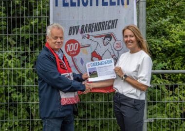 BVV BARENDRECHT KRIJGT FRAAIE DONATIE UIT RABOBANK COÖPERATIEFONDS