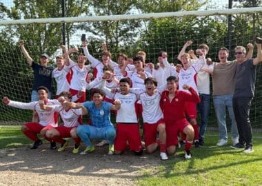 SUCCESPLOEG JO19-4 PAKT NA STRAFSCHOPPEN KNVB-BEKER
