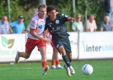 BARENDRECHT PAKT EERSTE THUISWINST TEGEN JONG SPARTA EN SLUIPT TOP 4 BINNEN