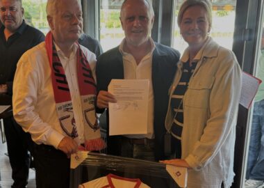Bakker Bouw ondertekent hoofdsponsorcontract Barendrecht 1